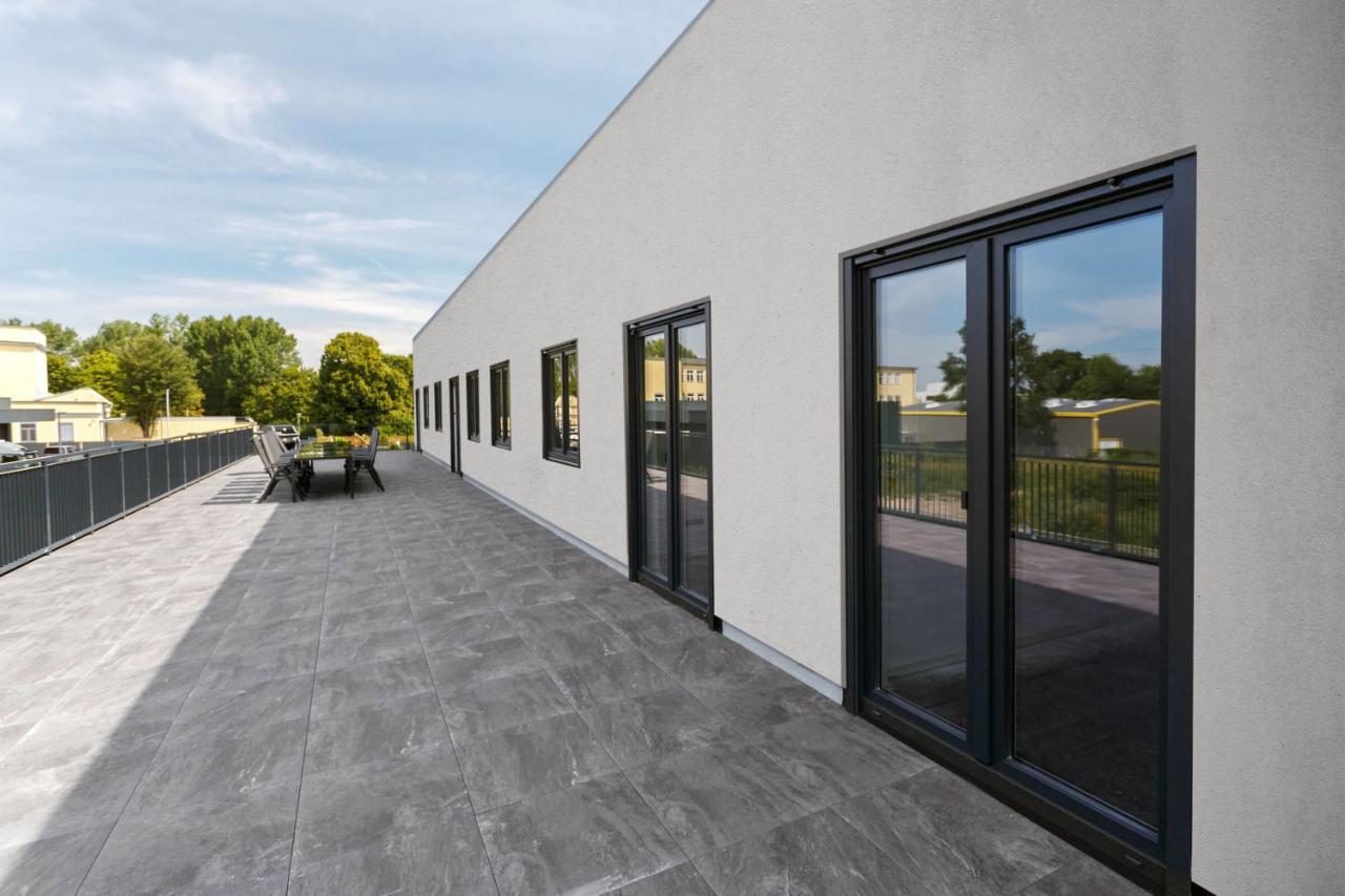 Monteurzimmer Berlin Pankow Mit Dachterrasse - Nur 10 Min. Von Der A10 - 3 Zimmer/ 7 Betten المظهر الخارجي الصورة