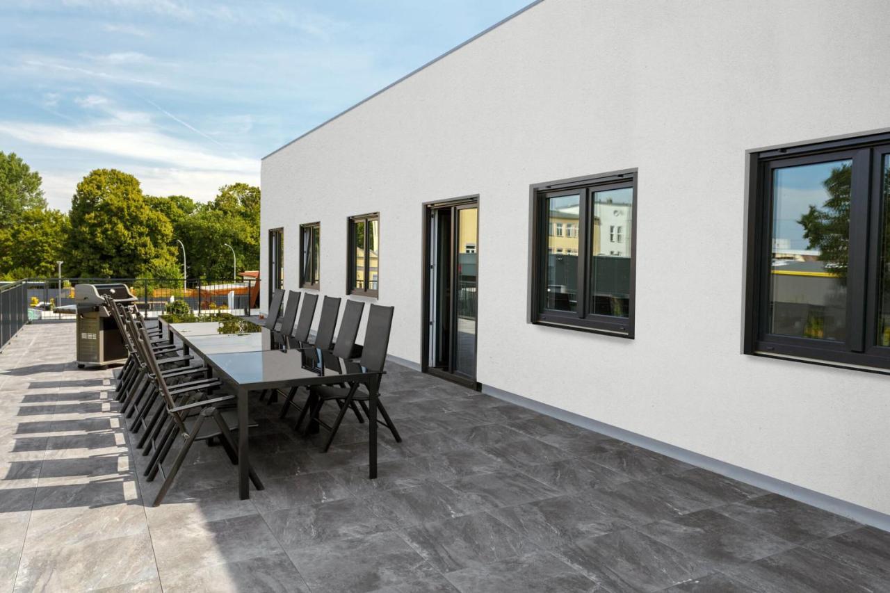 Monteurzimmer Berlin Pankow Mit Dachterrasse - Nur 10 Min. Von Der A10 - 3 Zimmer/ 7 Betten المظهر الخارجي الصورة
